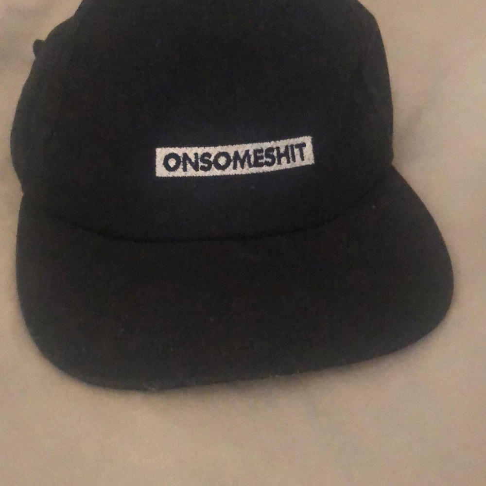 Onsomeshit hat